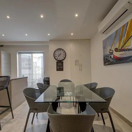 شقة Floor With Common Pool Close To Amenities