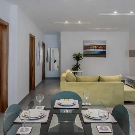 Floor With Common Pool Close To Amenities Apartmán *