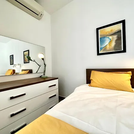 Floor With Common Pool Close To Amenities Apartmán *