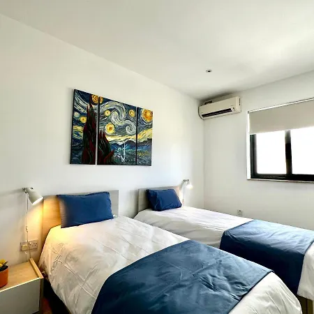 Floor With Common Pool Close To Amenities St. Paul's Bay