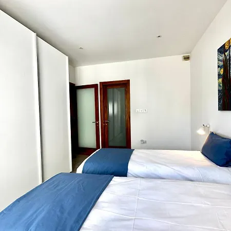 Floor With Common Pool Close To Amenities St. Paul's Bay