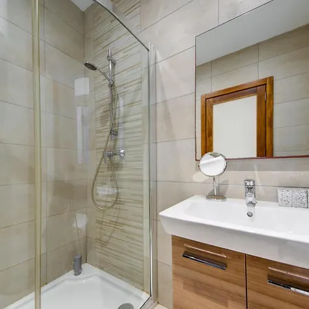 Floor With Common Pool Close To Amenities St. Paul's Bay