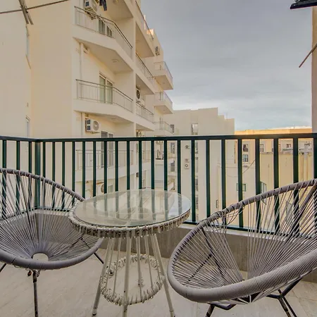 Apartmán Floor With Common Pool Close To Amenities St. Paul's Bay
