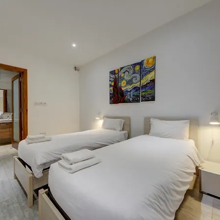 Floor With Common Pool Close To Amenities Apartmán St. Paul's Bay