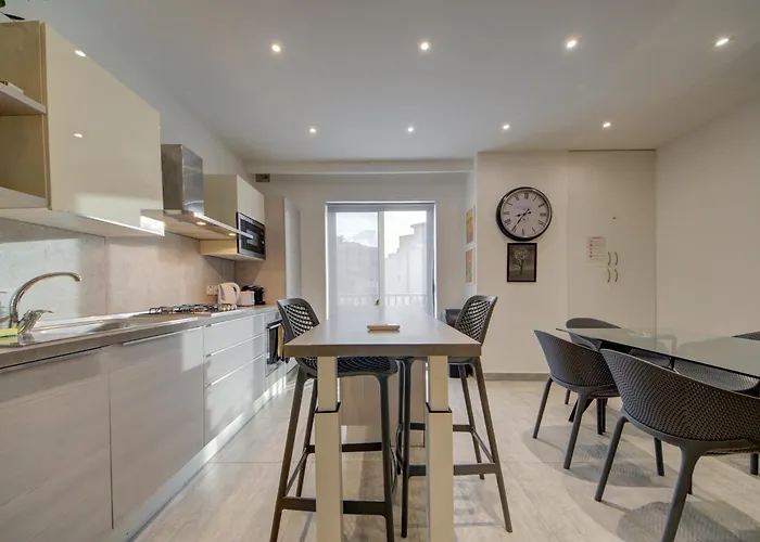 Floor With Common Pool Close To Amenities