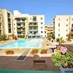 Floor With Common Pool Close To Amenities *