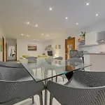 Floor With Common Pool Close To Amenities Apartamento *