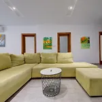 Floor With Common Pool Close To Amenities *