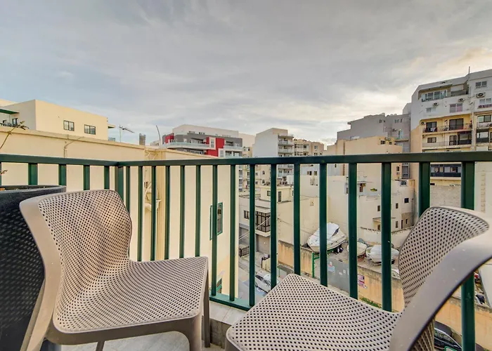 Floor With Common Pool Close To Amenities * 세인트폴스베이